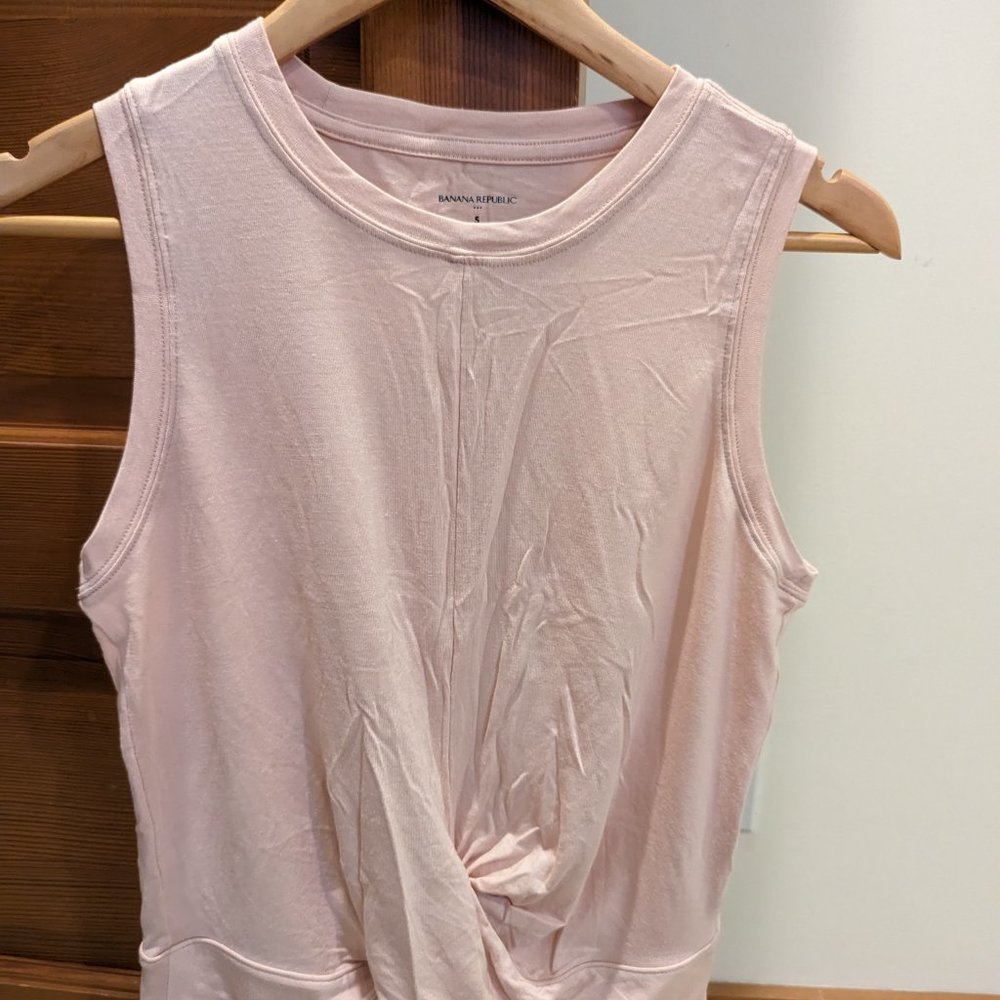 Banana Republic Active Gathered Front Tank Size S